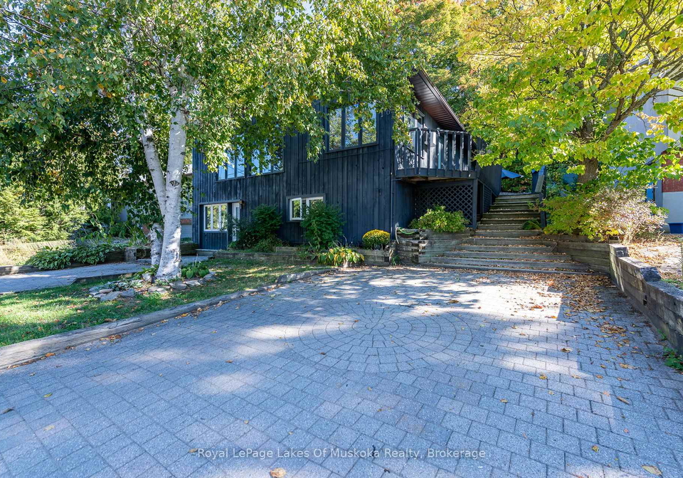 16-cliff-avenue-s-huntsville-ontario-x12133084