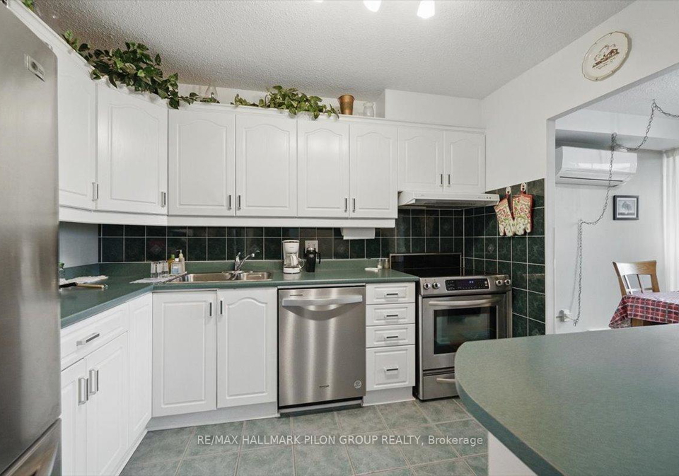 900-dynes-road-mooneysbaycarletonheightsanarea-ottawa-ontario-x12133289