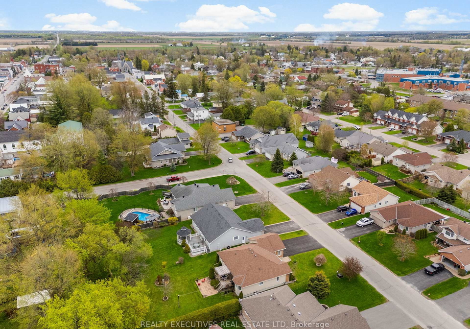 6-christie-lane-north-dundas-ontario-x12133633