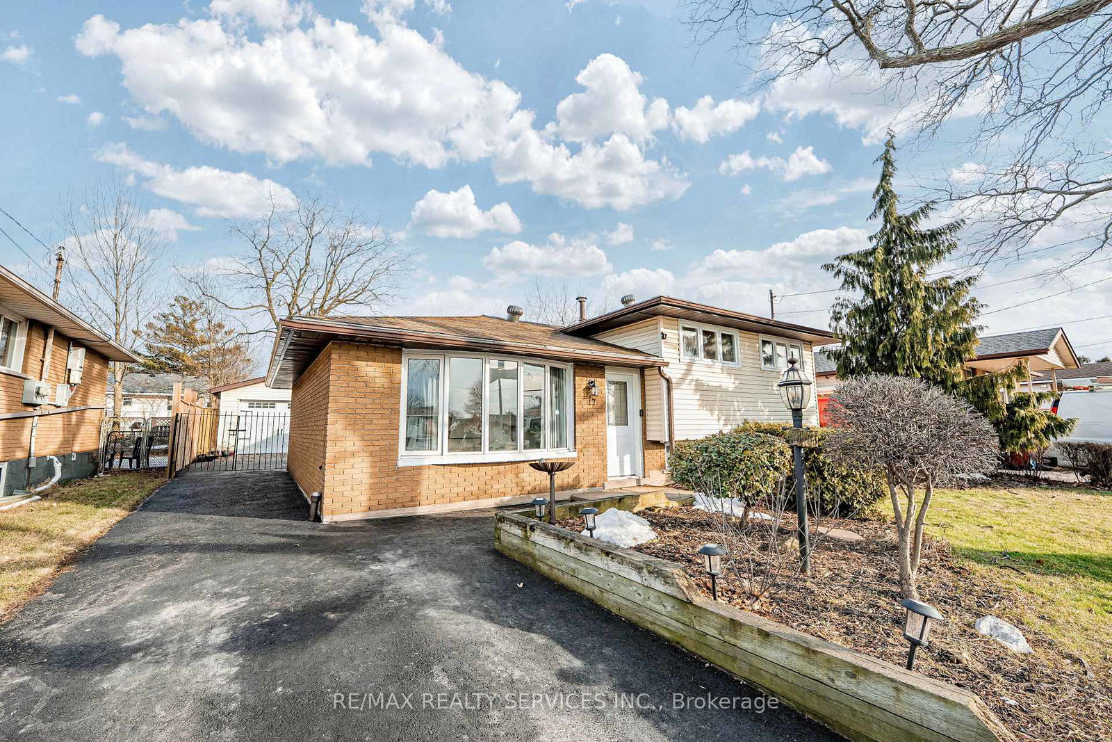 17-shamrock-court-hamilton-ontario-x12133910