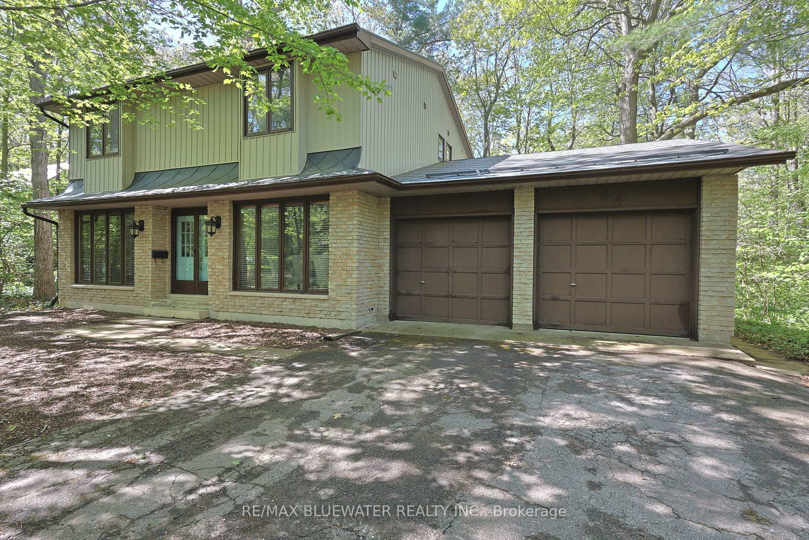 10372-sherwood-crescent-lambton-shores-ontario-x12134317