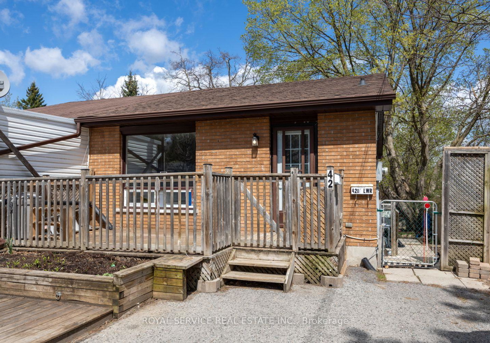 42-alexander-avenue-peterborough-west-ontario-x12134679