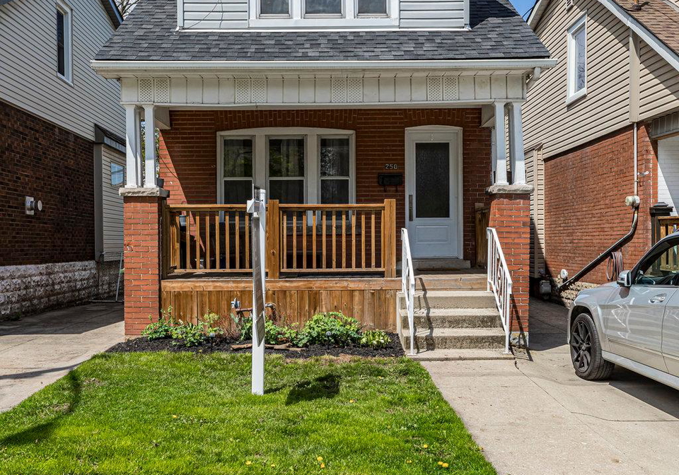 250-london-street-s-hamilton-ontario-x12135033