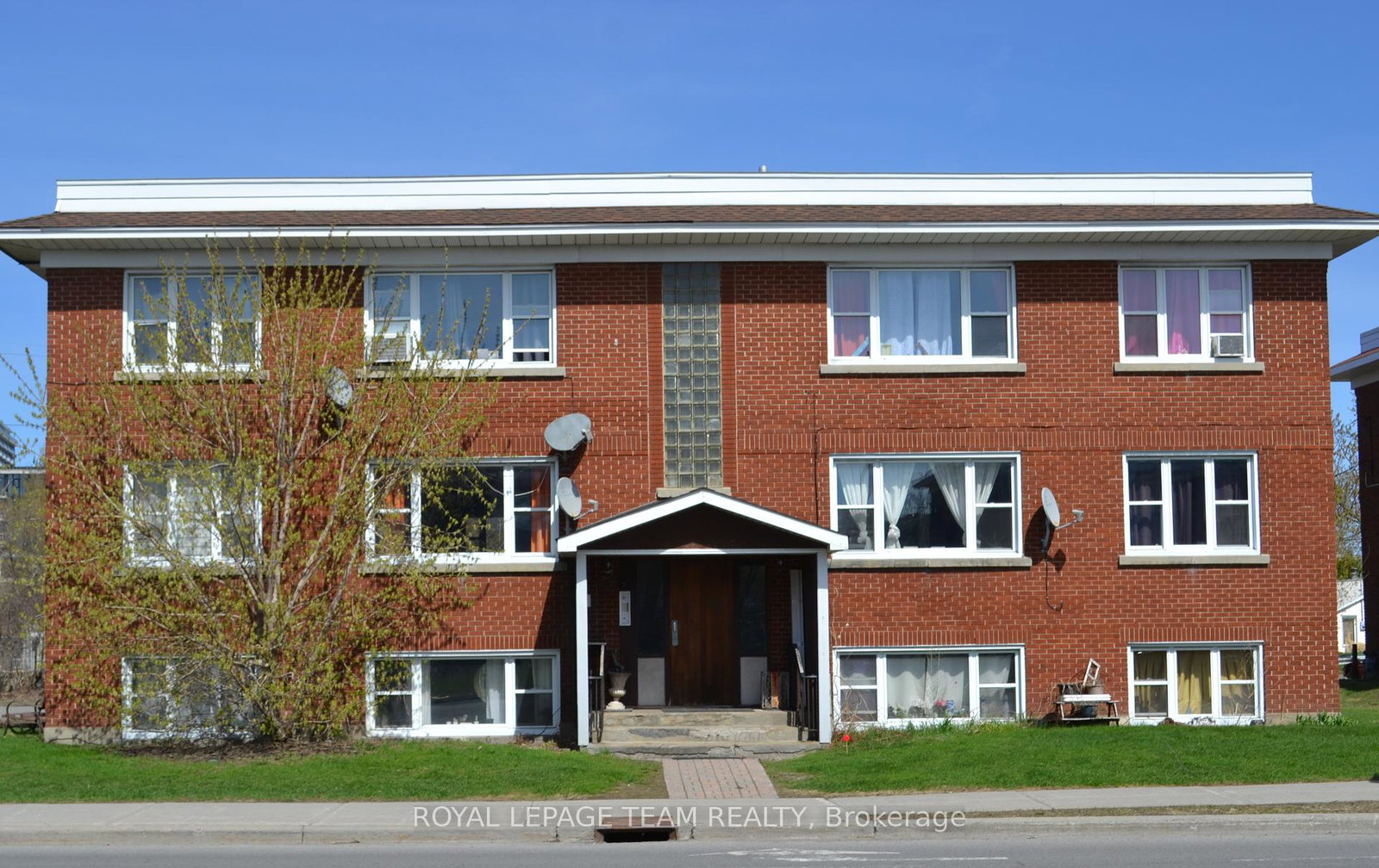 831-kirkwood-avenue-ottawa-ontario-x12135194