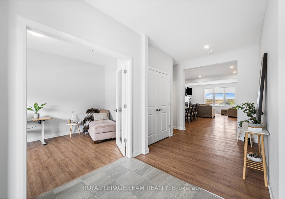 934-lakeridge-drive-ottawa-ontario-x12135306