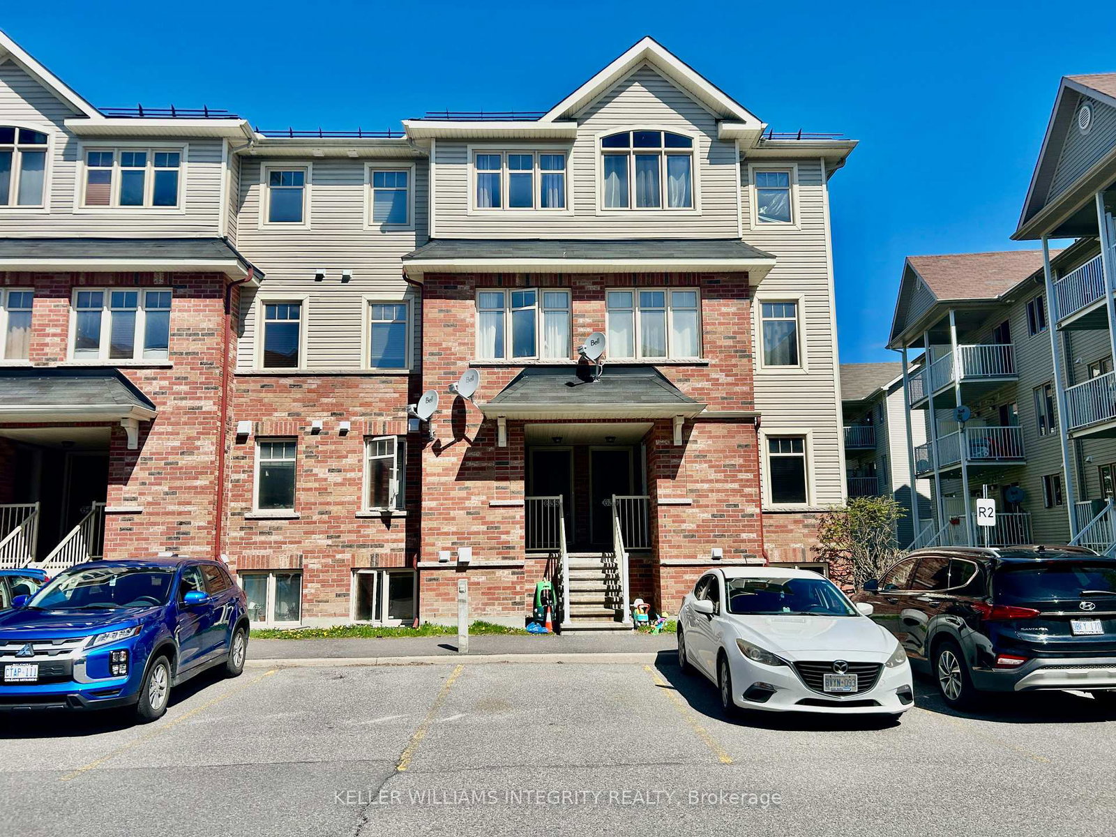 638-reardon-ottawa-ontario-x12135315