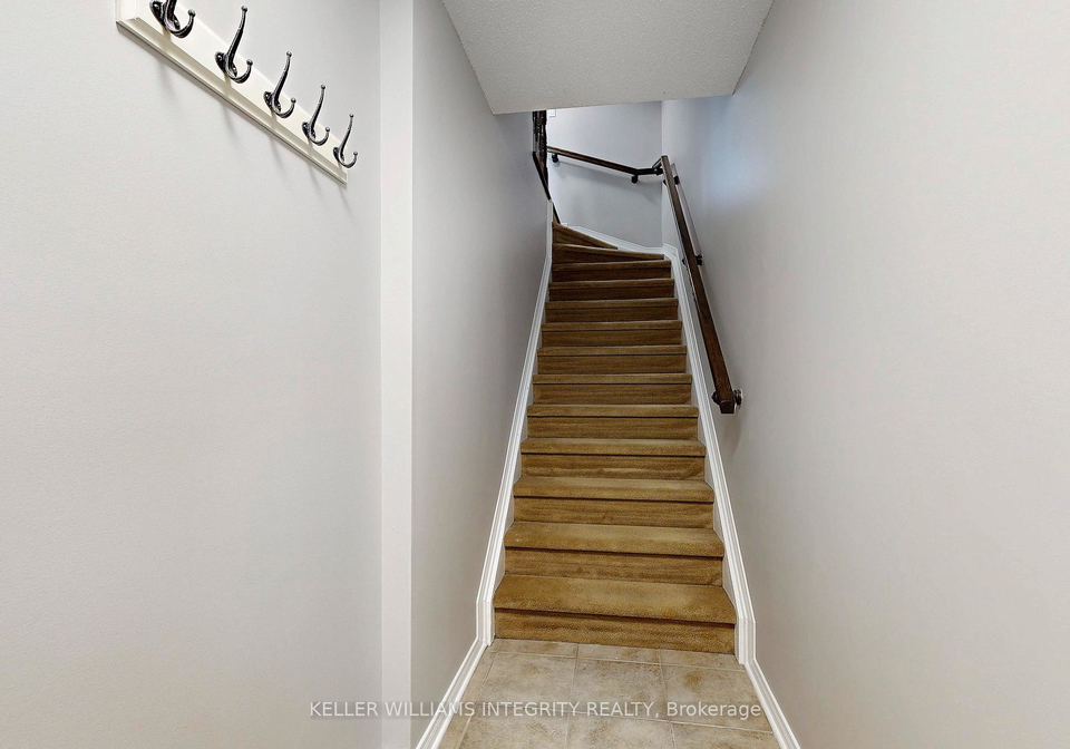 638-reardon-ottawa-ontario-x12135315