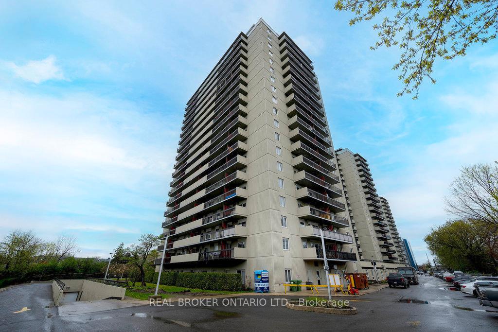 158c-mcarthur-avenue-ottawa-ontario-x12135710