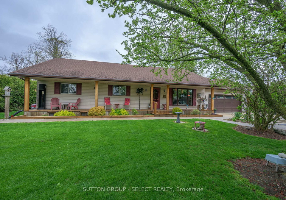 8444-lazy-lane-lambton-shores-ontario-x12136178