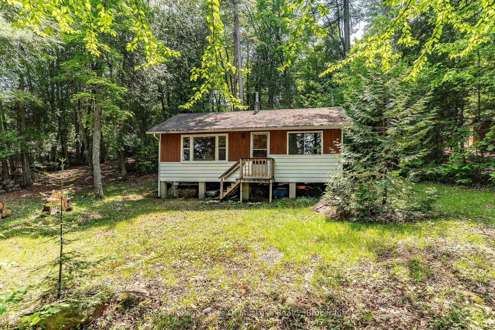 1042-farmer-hays-drive-algonquin-highlands-ontario-x12136211