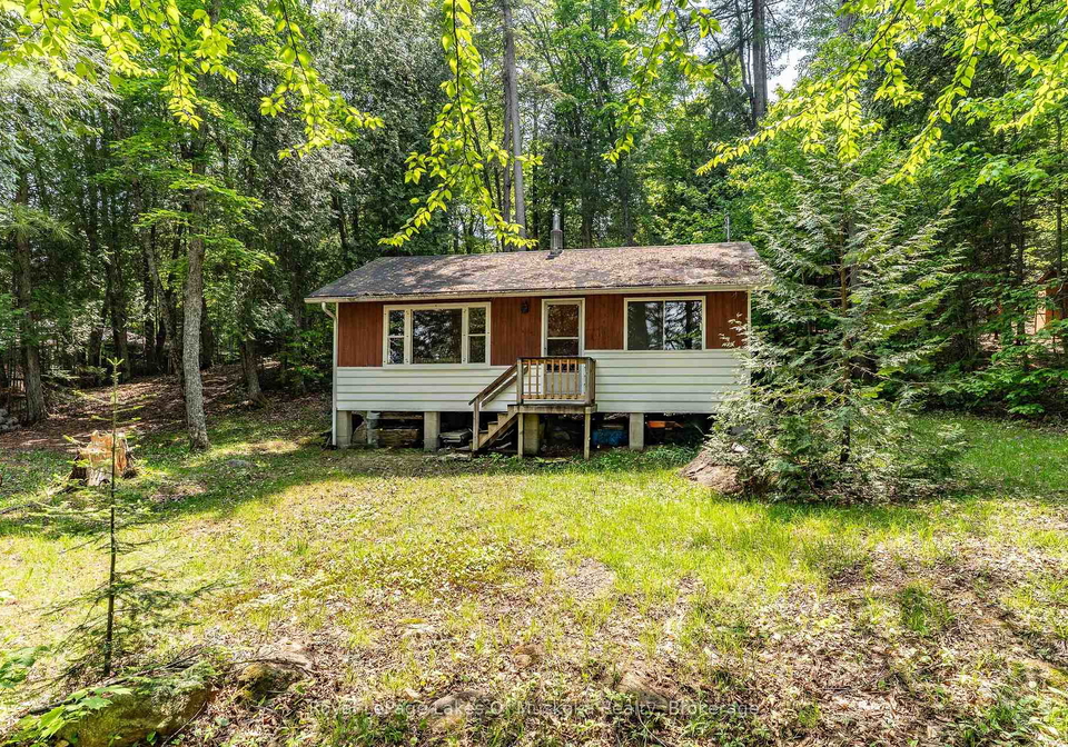 1042-farmer-hays-drive-algonquin-highlands-ontario-x12136211