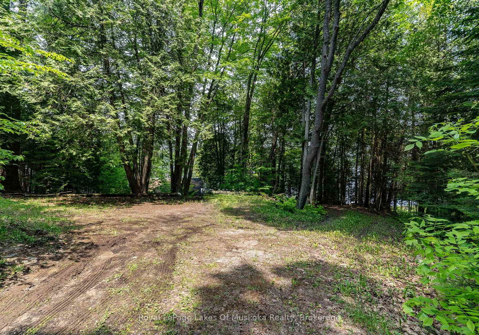 1042-farmer-hays-drive-algonquin-highlands-ontario-x12136211