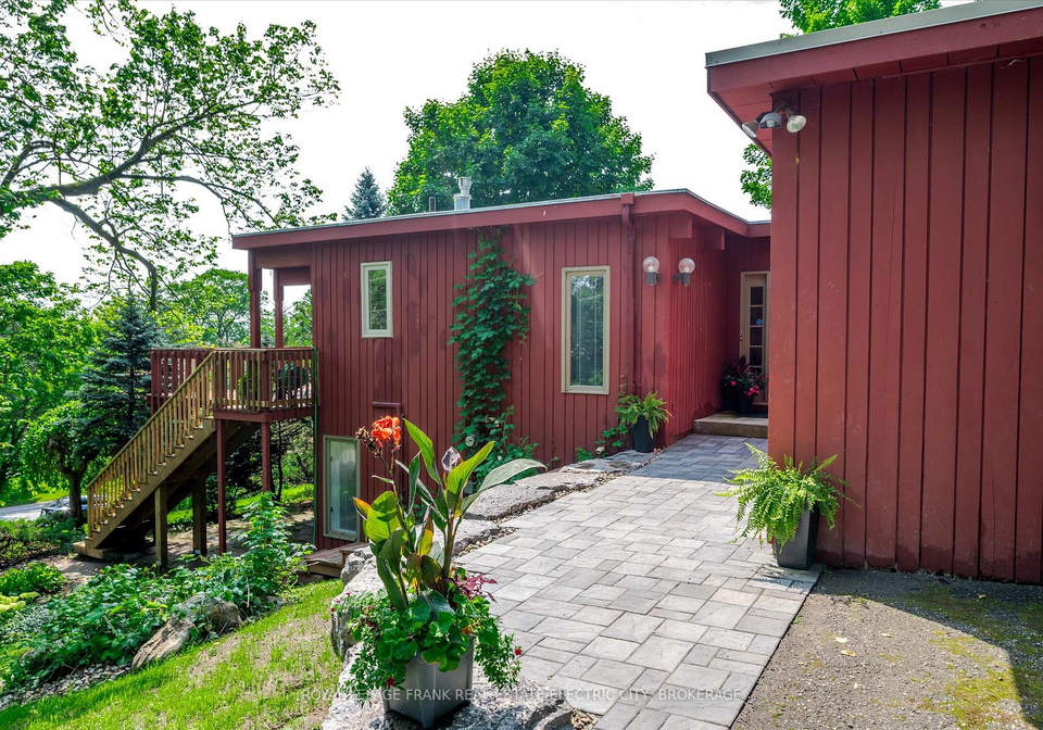 1-montague-court-peterborough-west-ontario-x12136776