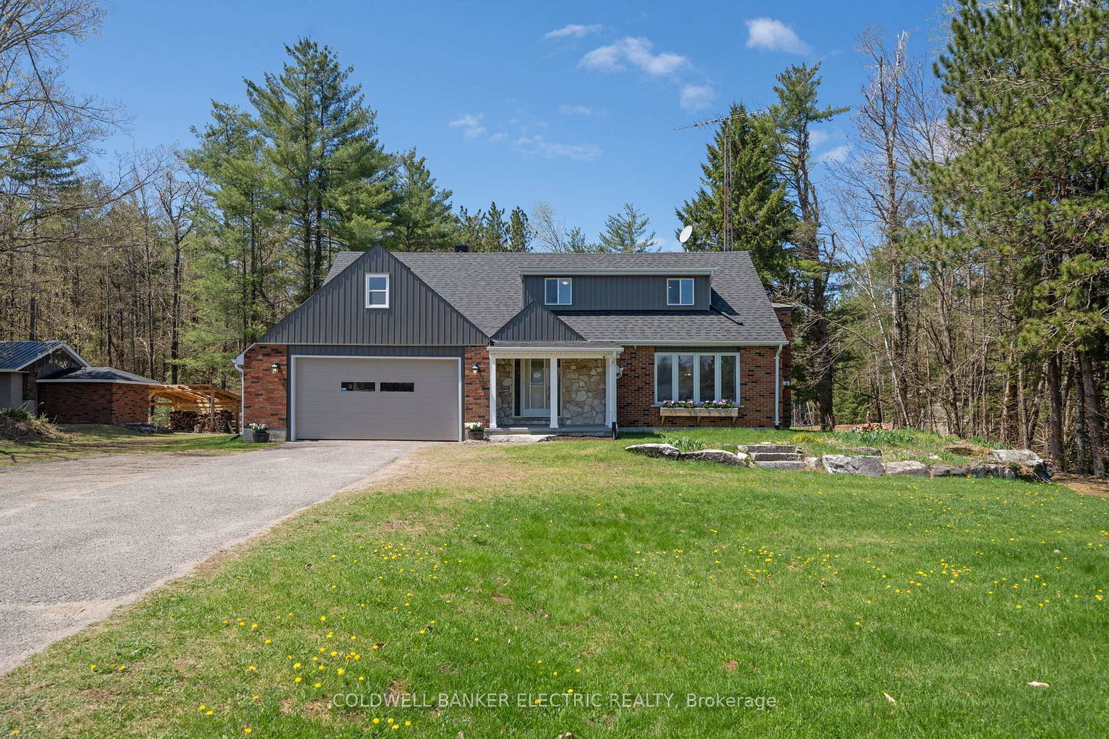 8290-highway-28-north-kawartha-ontario-x12137312