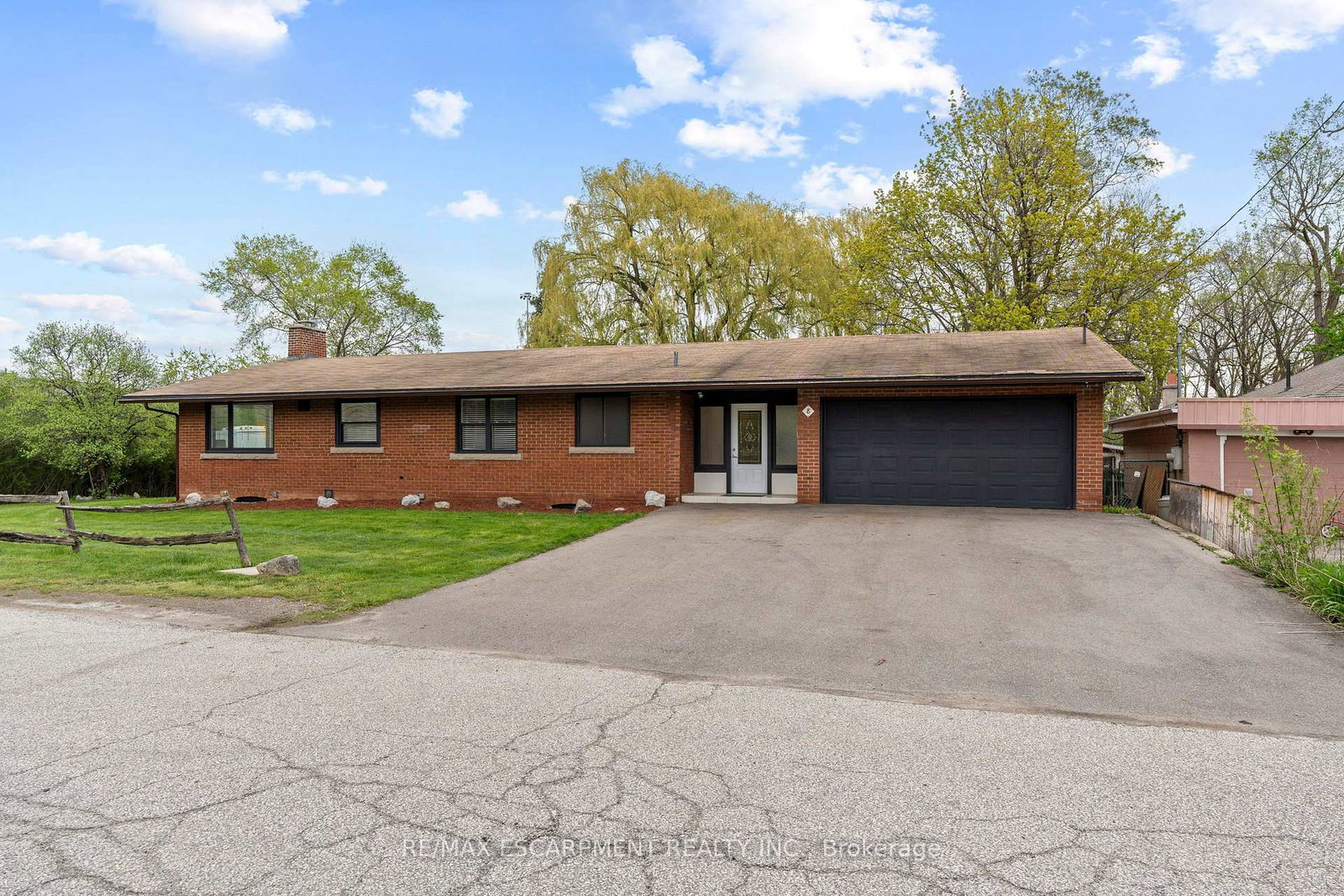 8-northcliffe-avenue-hamilton-ontario-x12137714