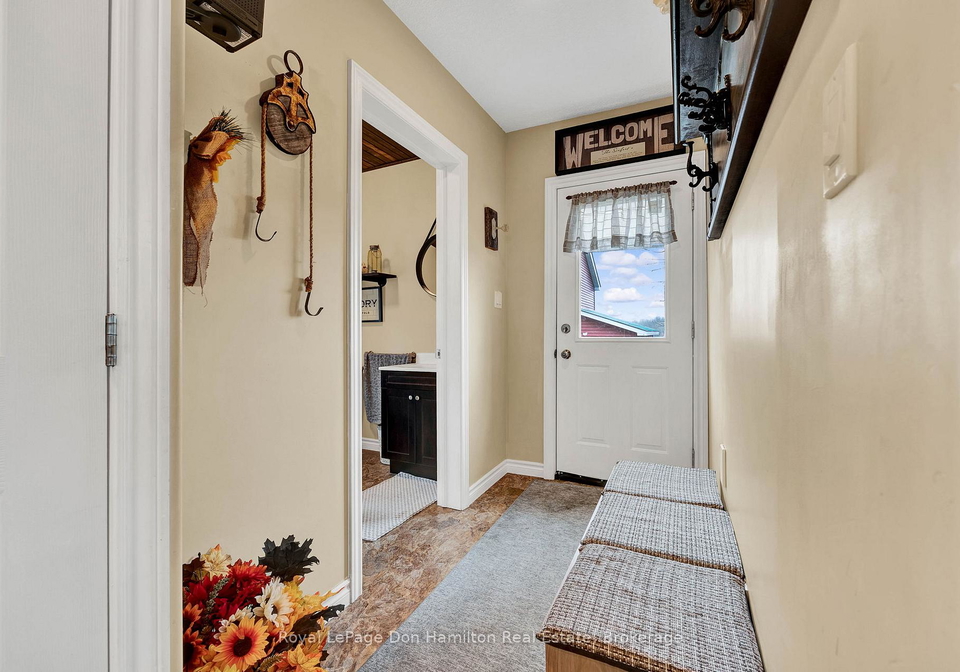7078-86-line-north-perth-ontario-x12138216