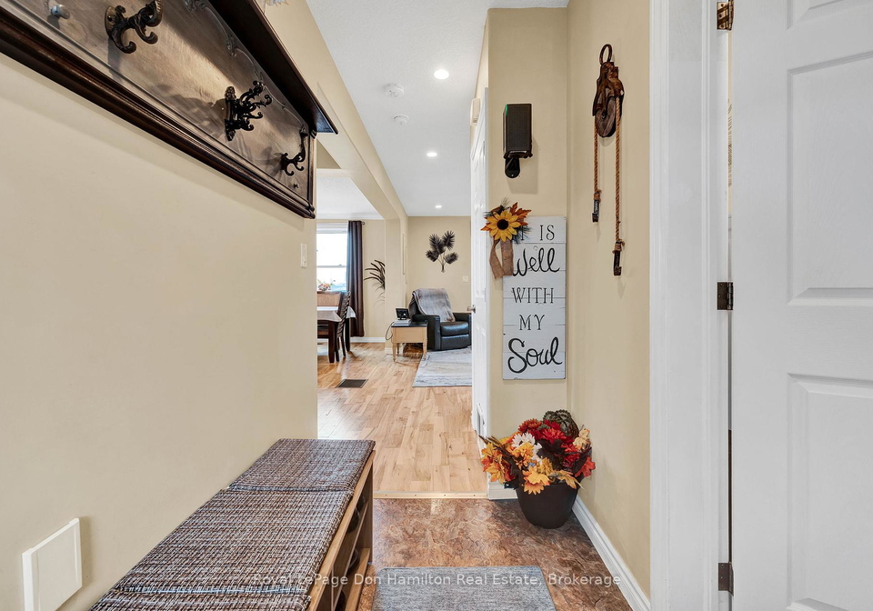 7078-86-line-north-perth-ontario-x12138216