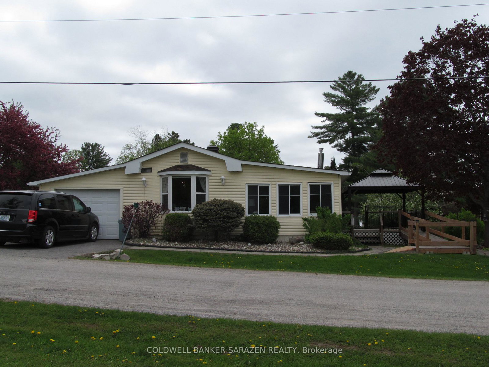 21-lakefront-lane-mcnabbraeside-ontario-x12138511