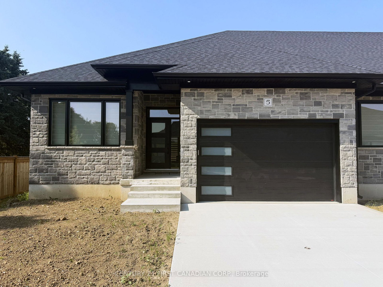 32-postma-crescent-north-middlesex-ontario-x12138843