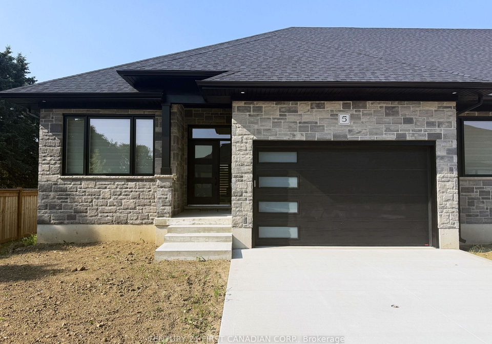 32-postma-crescent-north-middlesex-ontario-x12138843