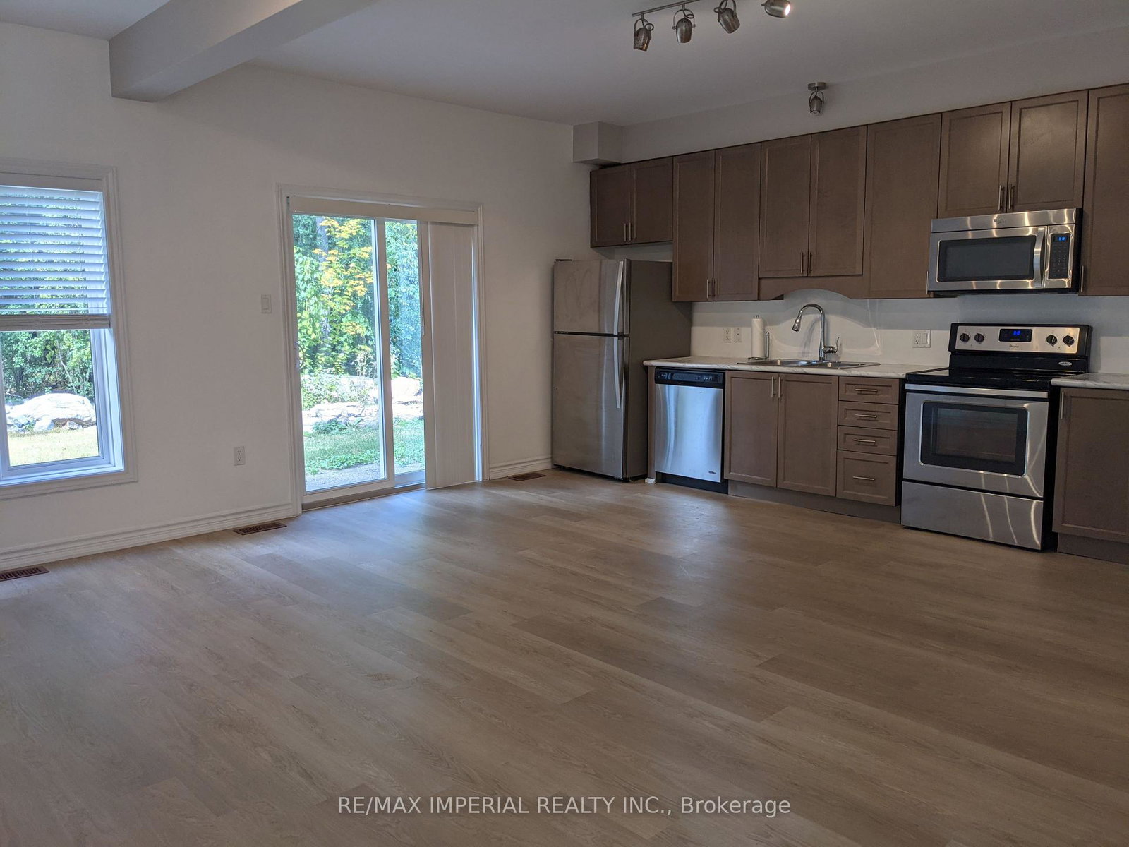 270-b-riverside-drive-kawartha-lakes-ontario-x12139045