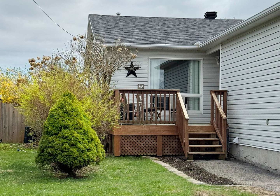156-hughes-street-carleton-place-ontario-x12139682