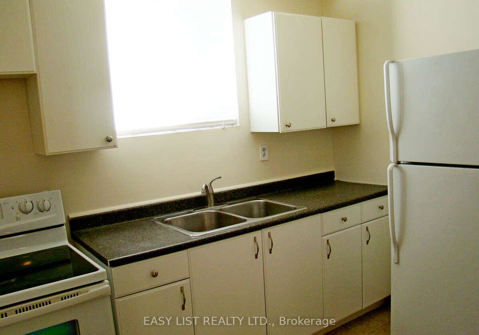8650-wyandotte-street-e-windsor-ontario-x12140494