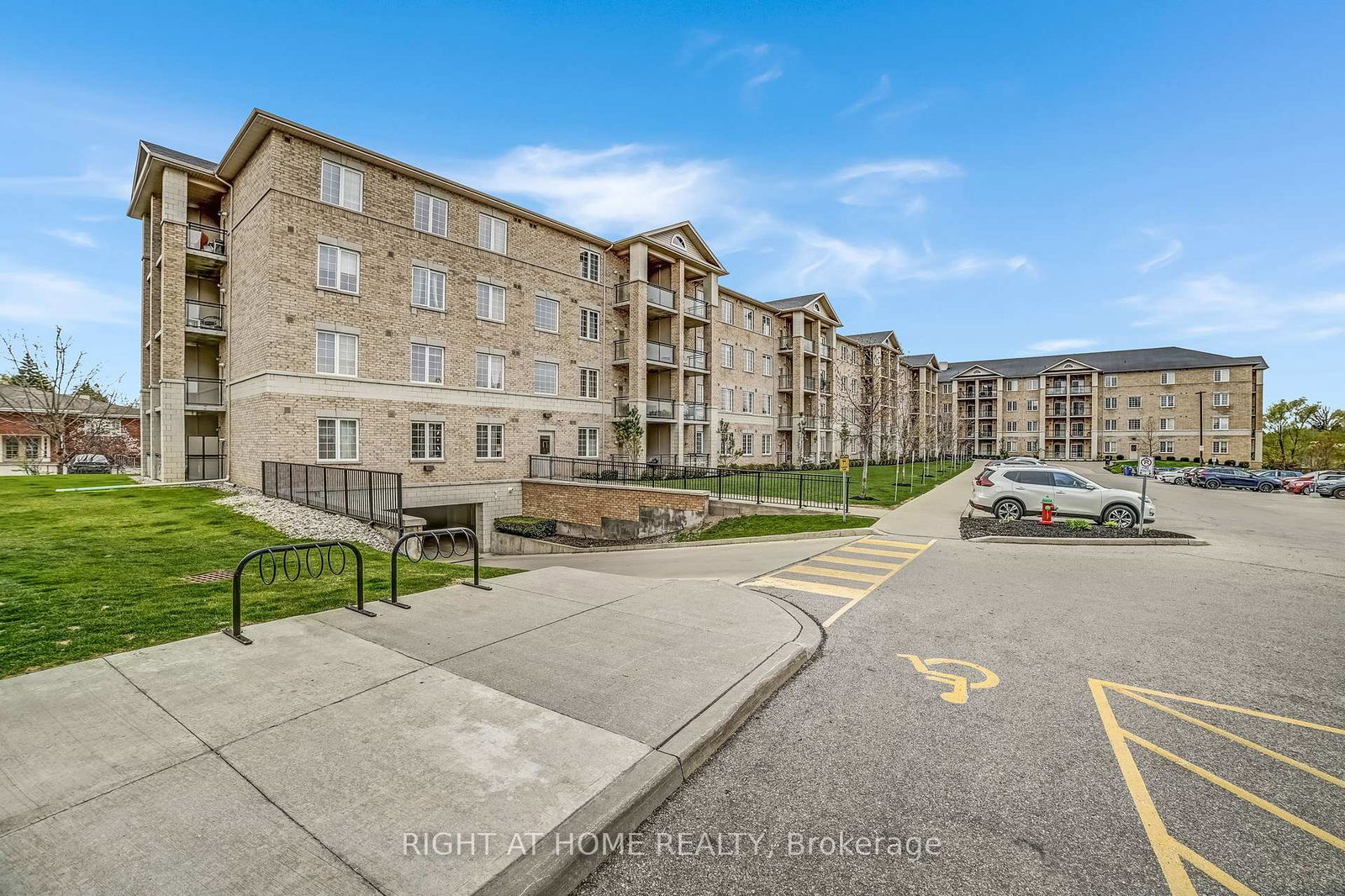 1077-gordon-street-guelph-ontario-x12140542
