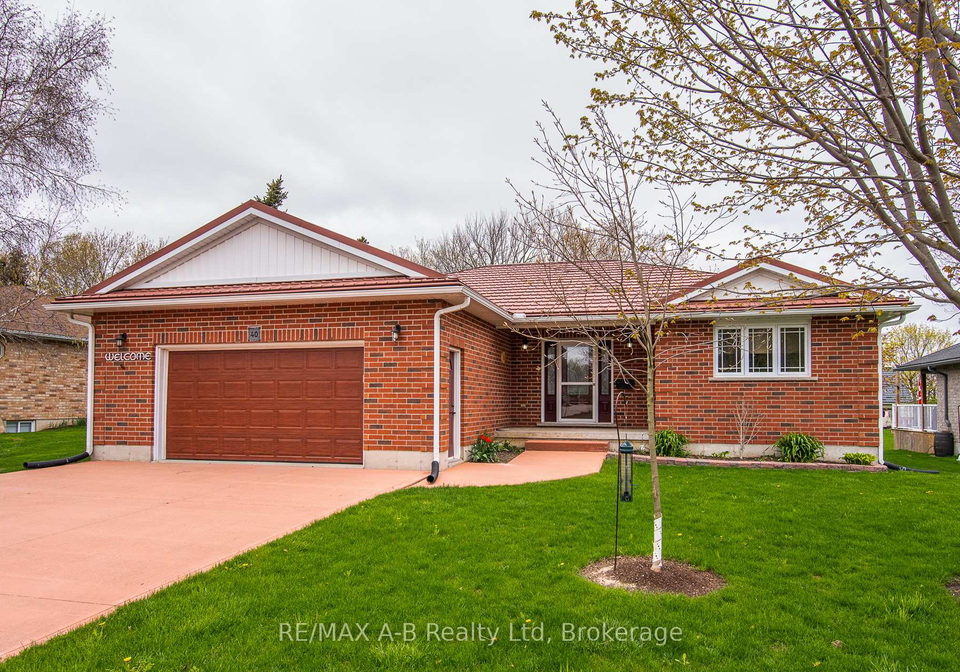 40-gerber-drive-perth-east-ontario-x12140686