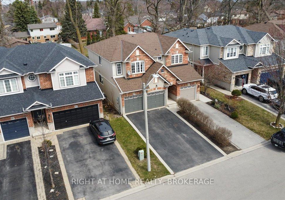27-sunnycroft-court-hamilton-ontario-x12140733