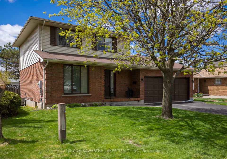 1914-parkwood-circle-peterborough-west-ontario-x12141077