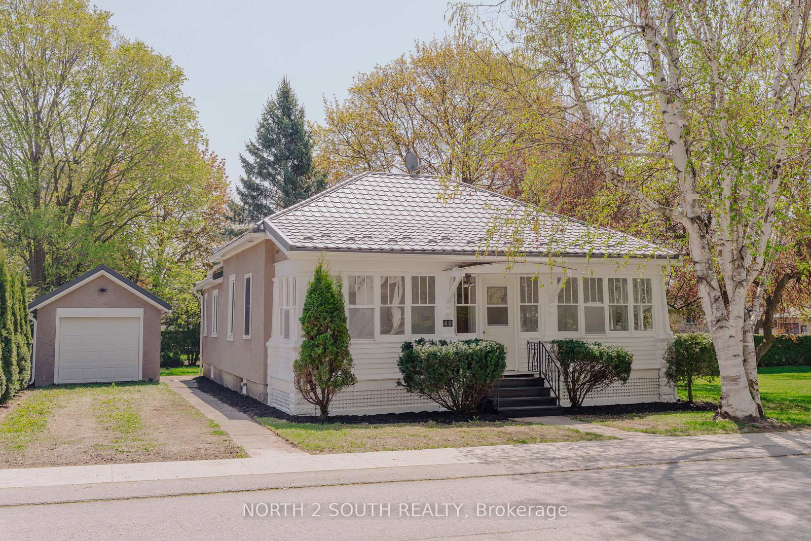 40-sparling-street-huron-east-ontario-x12142592