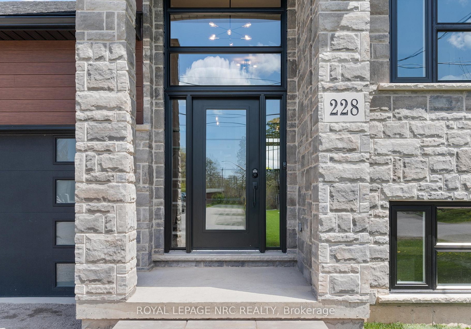 228-knoll-street-port-colborne-ontario-x12142639