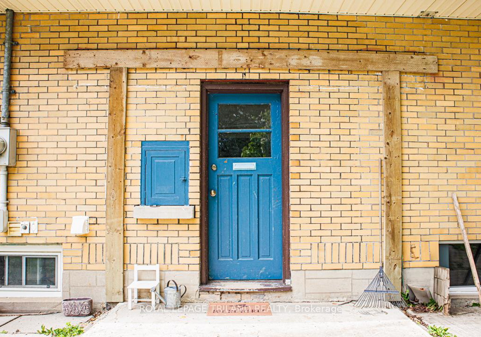 18-thorncrest-crescent-london-south-ontario-x12143007