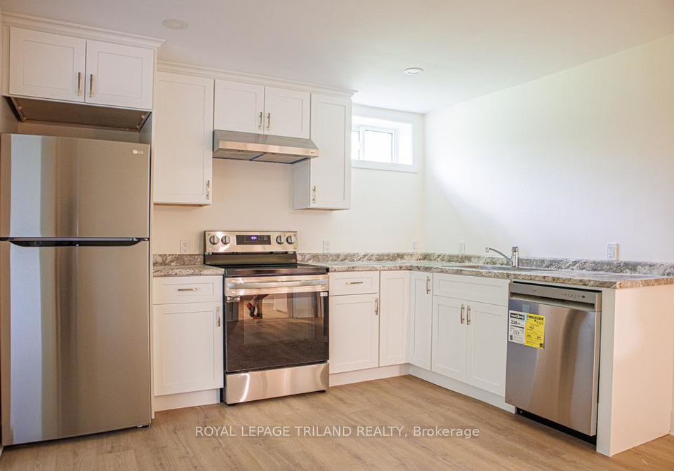 18-thorncrest-crescent-london-south-ontario-x12143007