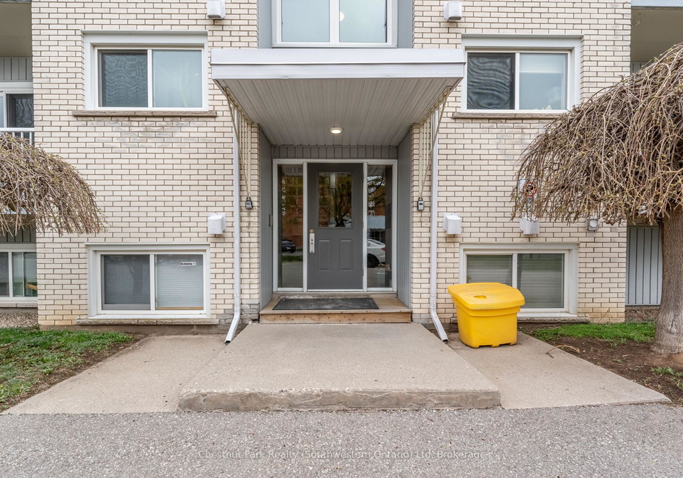 3conroy-crescent-guelph-ontario-x12143234