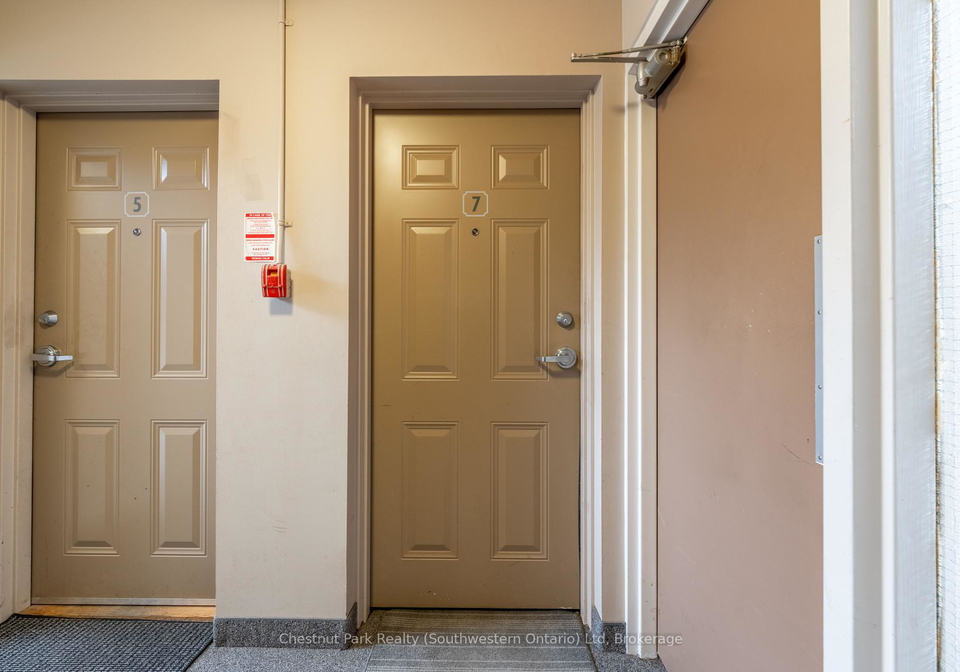 3conroy-crescent-guelph-ontario-x12143234