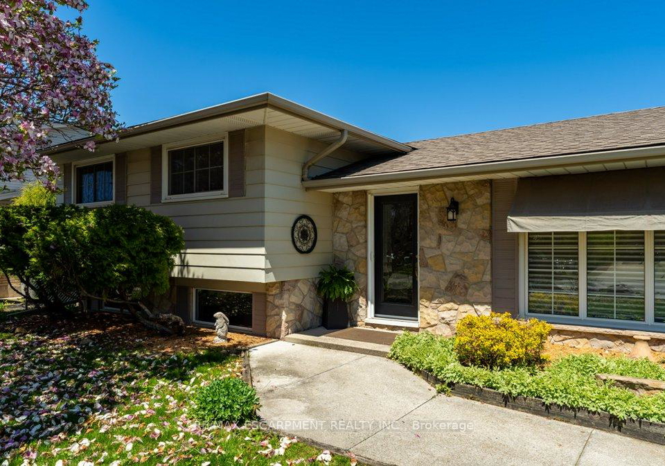 4925-cameron-avenue-lincoln-ontario-x12144109