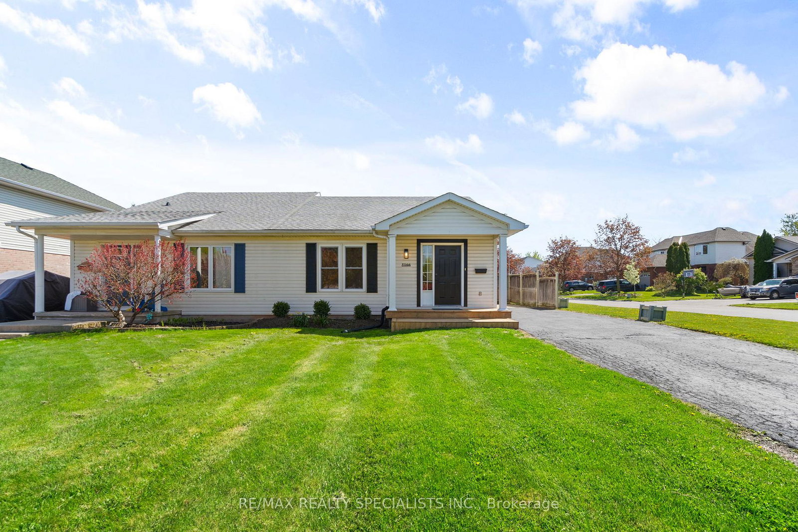 5166-mulberry-drive-lincoln-ontario-x12144338
