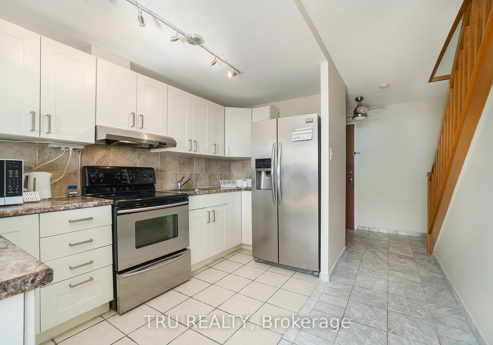 900-dynes-road-mooneysbaycarletonheightsanarea-ottawa-ontario-x12144446