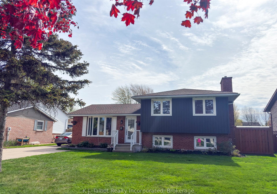 325-krohmer-drive-goderich-ontario-x12144570