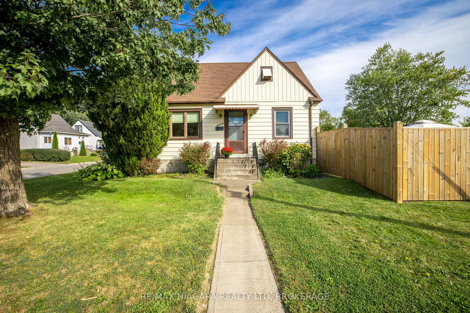 4939-hamilton-street-niagara-falls-ontario-x12144698