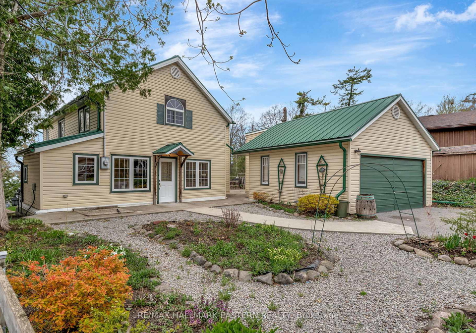 1043-lakeview-avenue-selwyn-ontario-x12145803