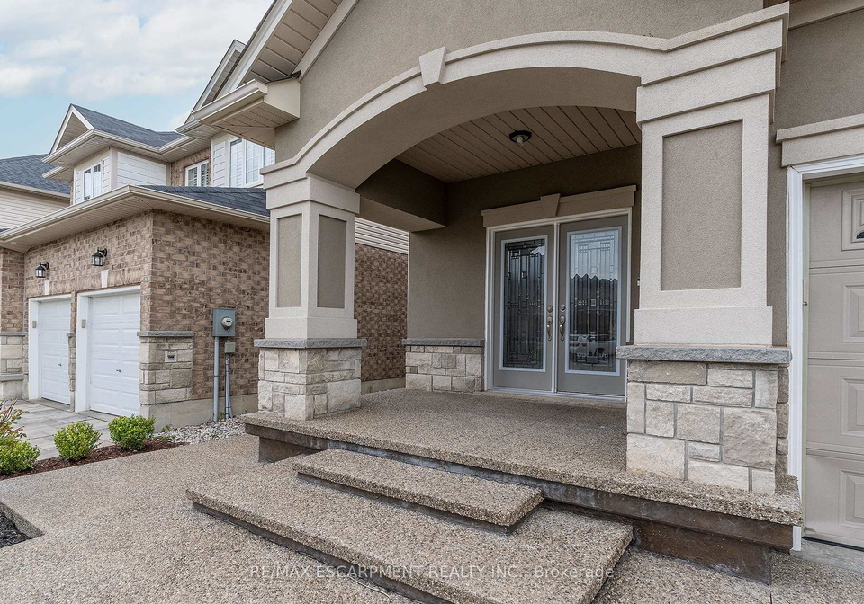 24-dunvegan-place-hamilton-ontario-x12146128