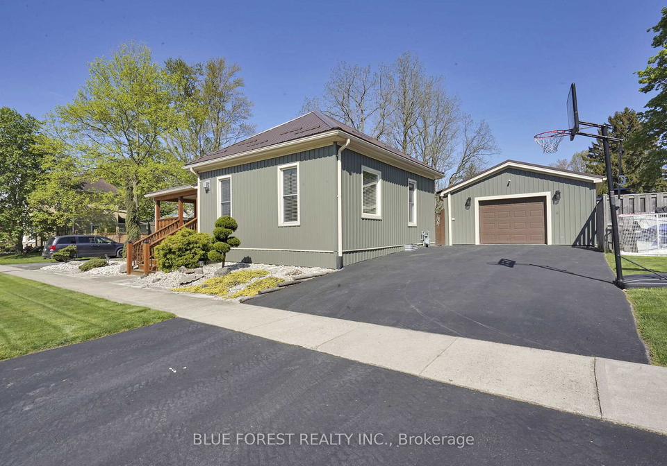 211-mary-street-duttondunwich-ontario-x12146393