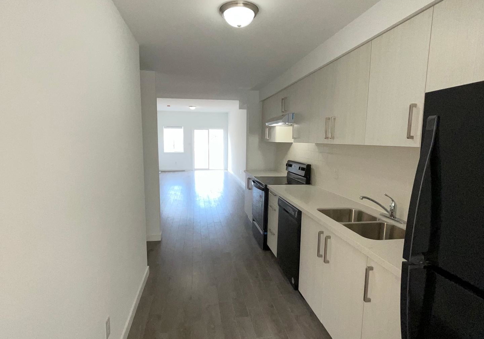 330-chaffey-street-welland-ontario-x12147352