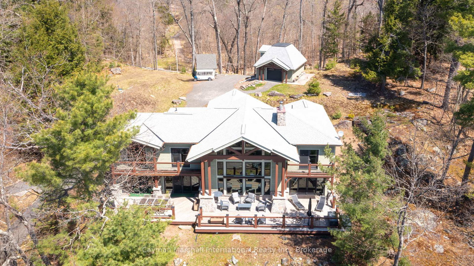 84-bigwin-island-lake-of-bays-ontario-x12147540