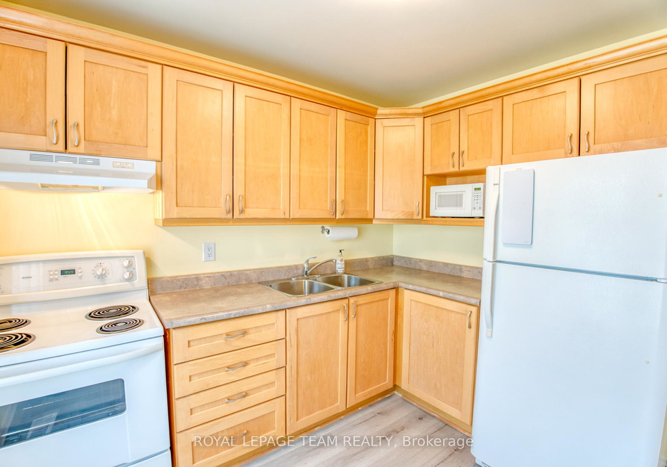 23-tulane-crescent-ottawa-ontario-x12148067