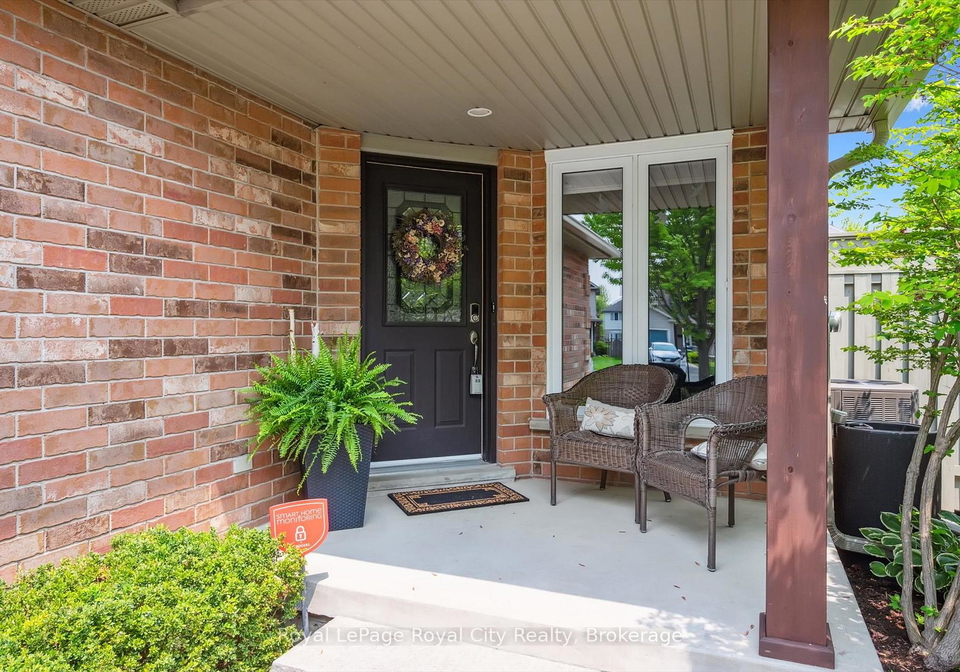 7-hill-trail-guelph-ontario-x12148420