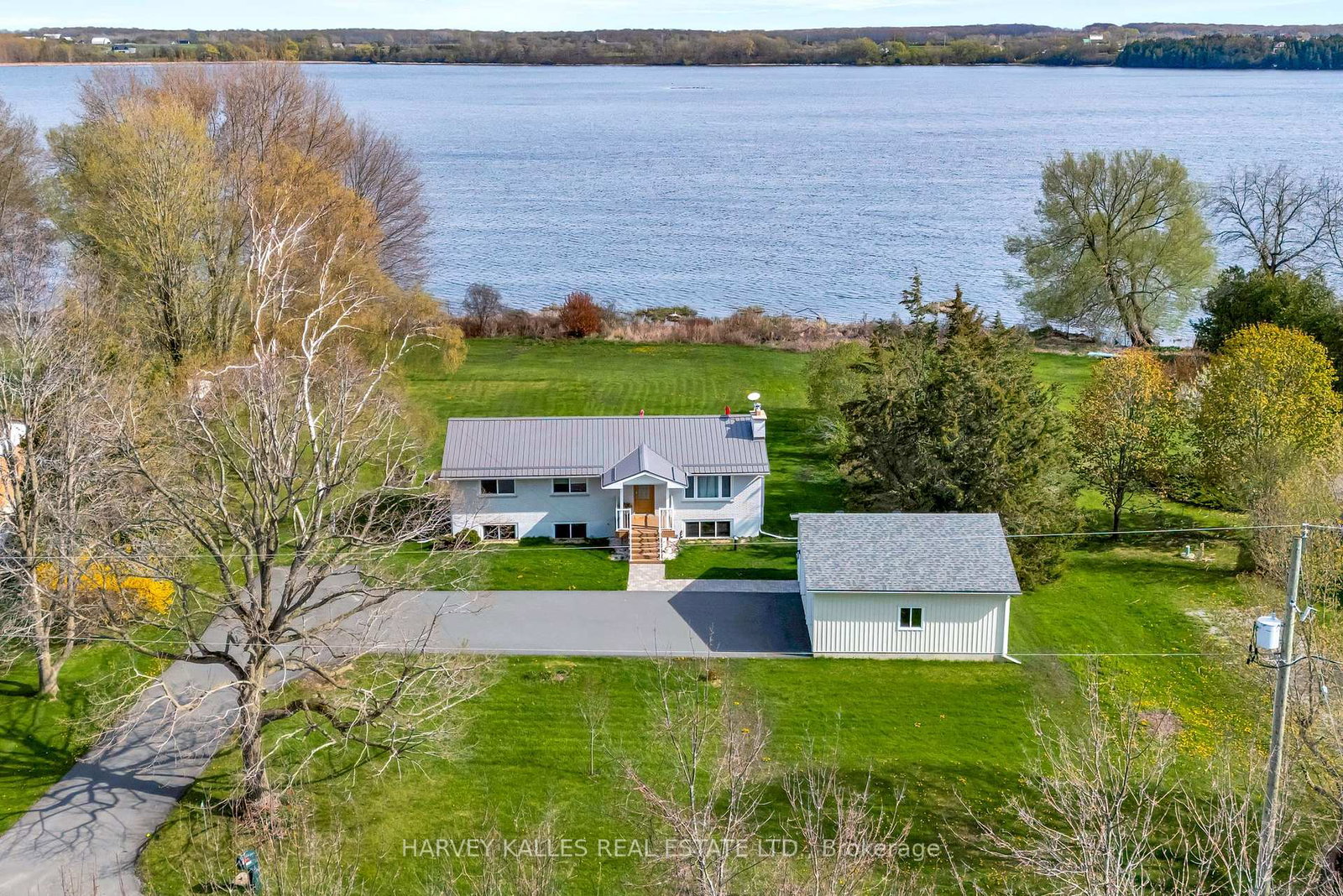 1583-lakeside-drive-prince-edward-county-ontario-x12149405